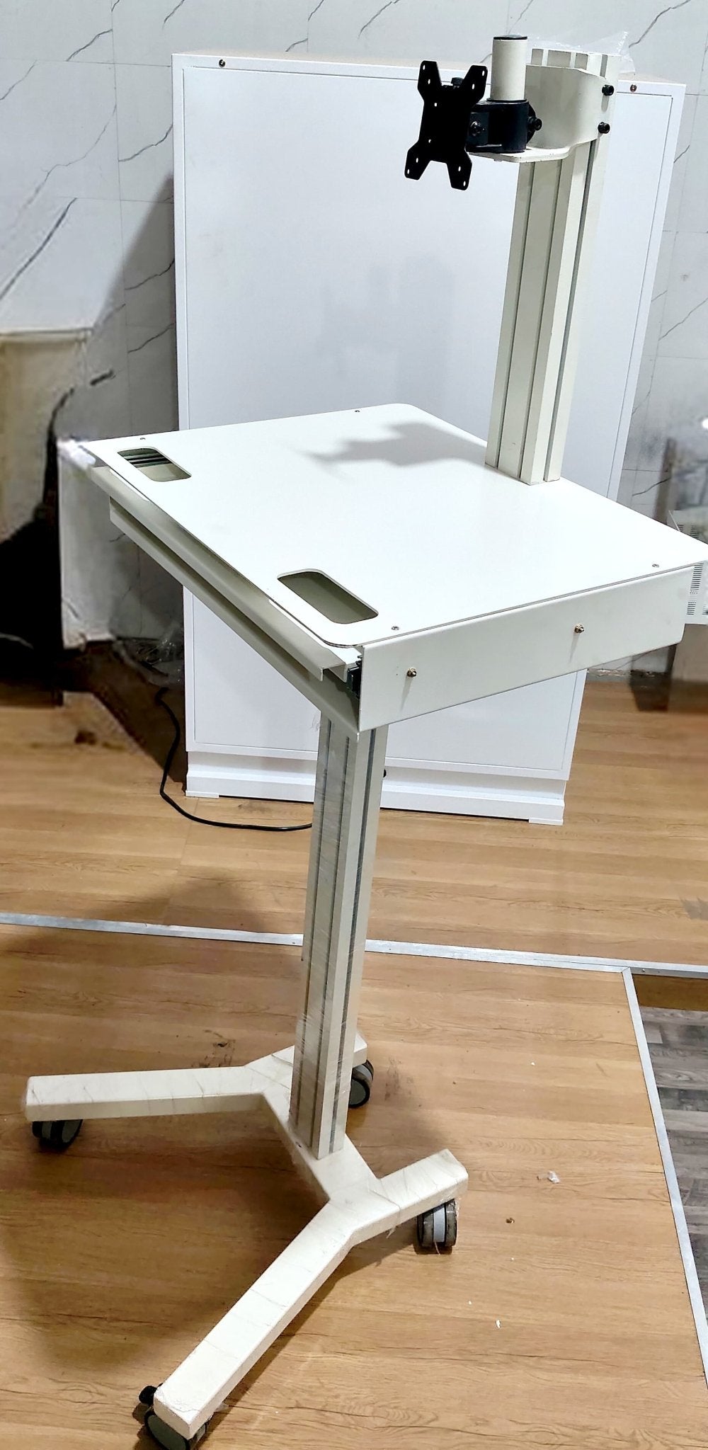 Versatile Mobile Workstation with Monitor, Keyboard, and Mouse Support - Rife Medical Furniture