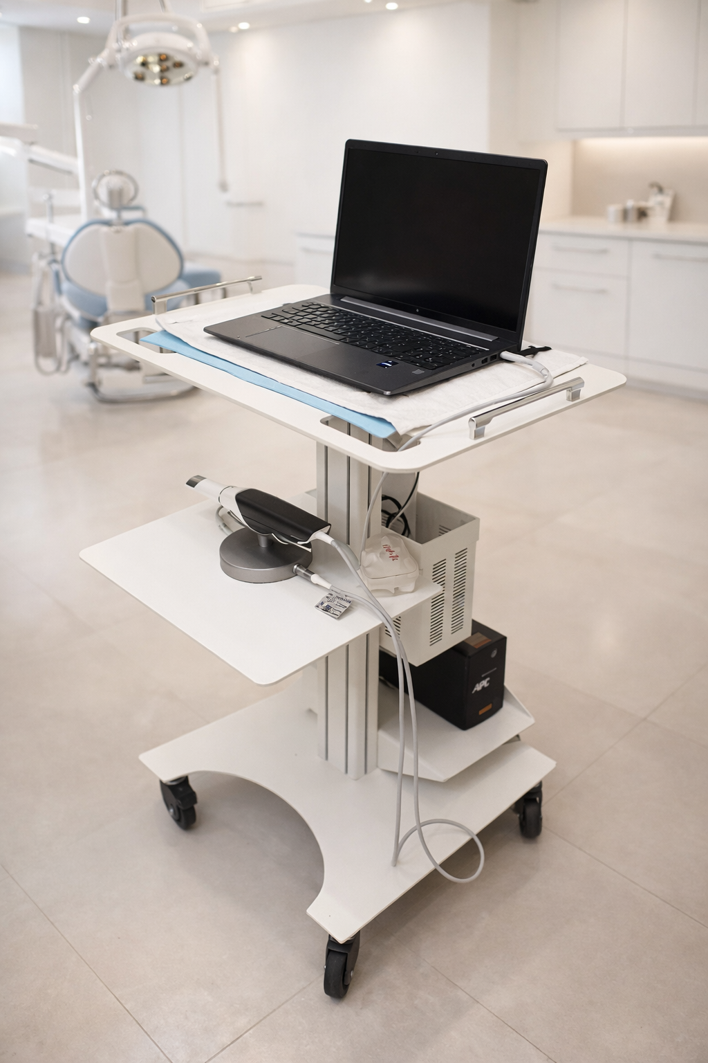Optimizing Dental Clinic Workflow with Multi-Shelf Dental Carts
